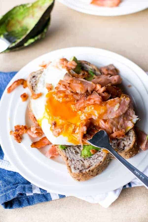 Indulge in Crispy Smoked Salmon & Egg: Gourmet Breakfast Perfection